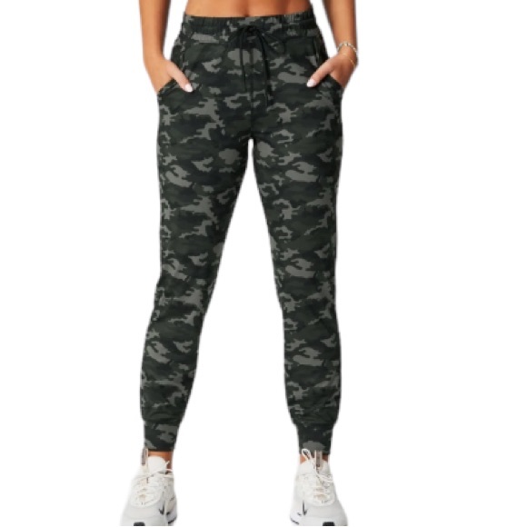 Fabletics Pants - Fabletics High-Waisted Performance Jogger Camo Charcoal NWT